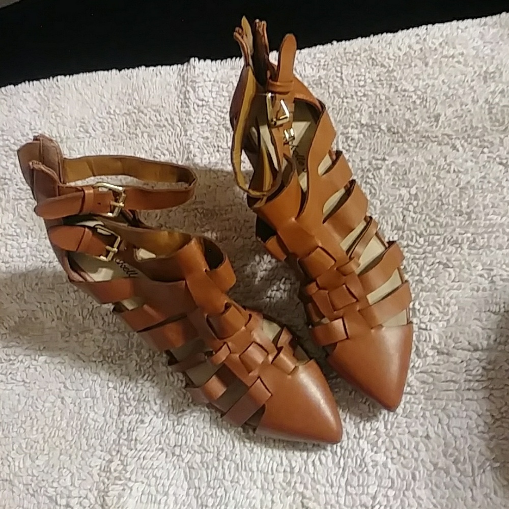 Open shoes - Picture 3 of 3